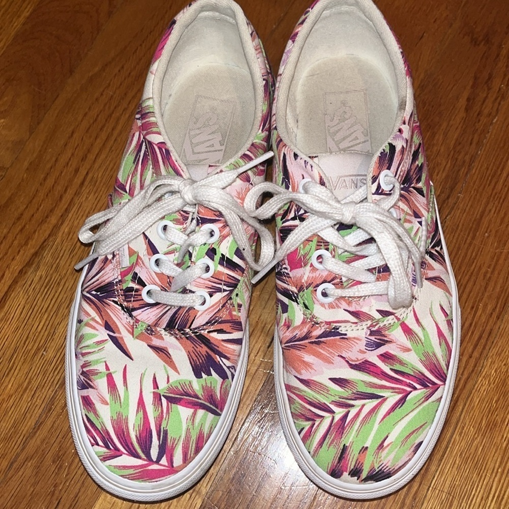 Vans women’s size 7 1/2 Hawaiian print sneakers - Picture 2 of 7